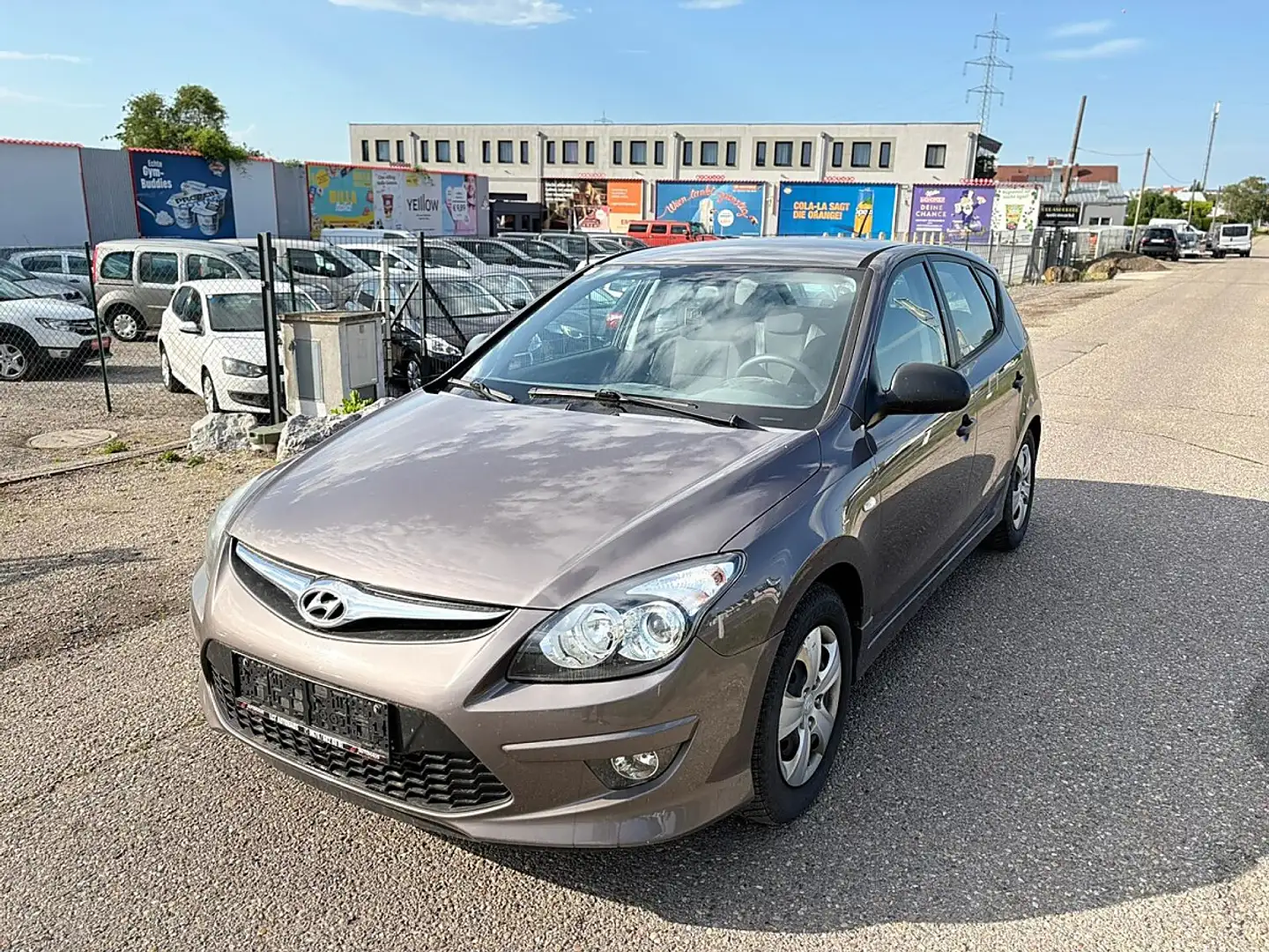 Hyundai i30 1,6 CRDi Life DPF Braun - 1