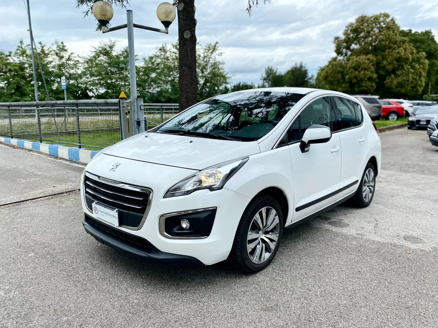 Peugeot 3008 1.6 hdi 8v Active 115cv fap FL UNICO PROPRIETARIO Weiß - 1