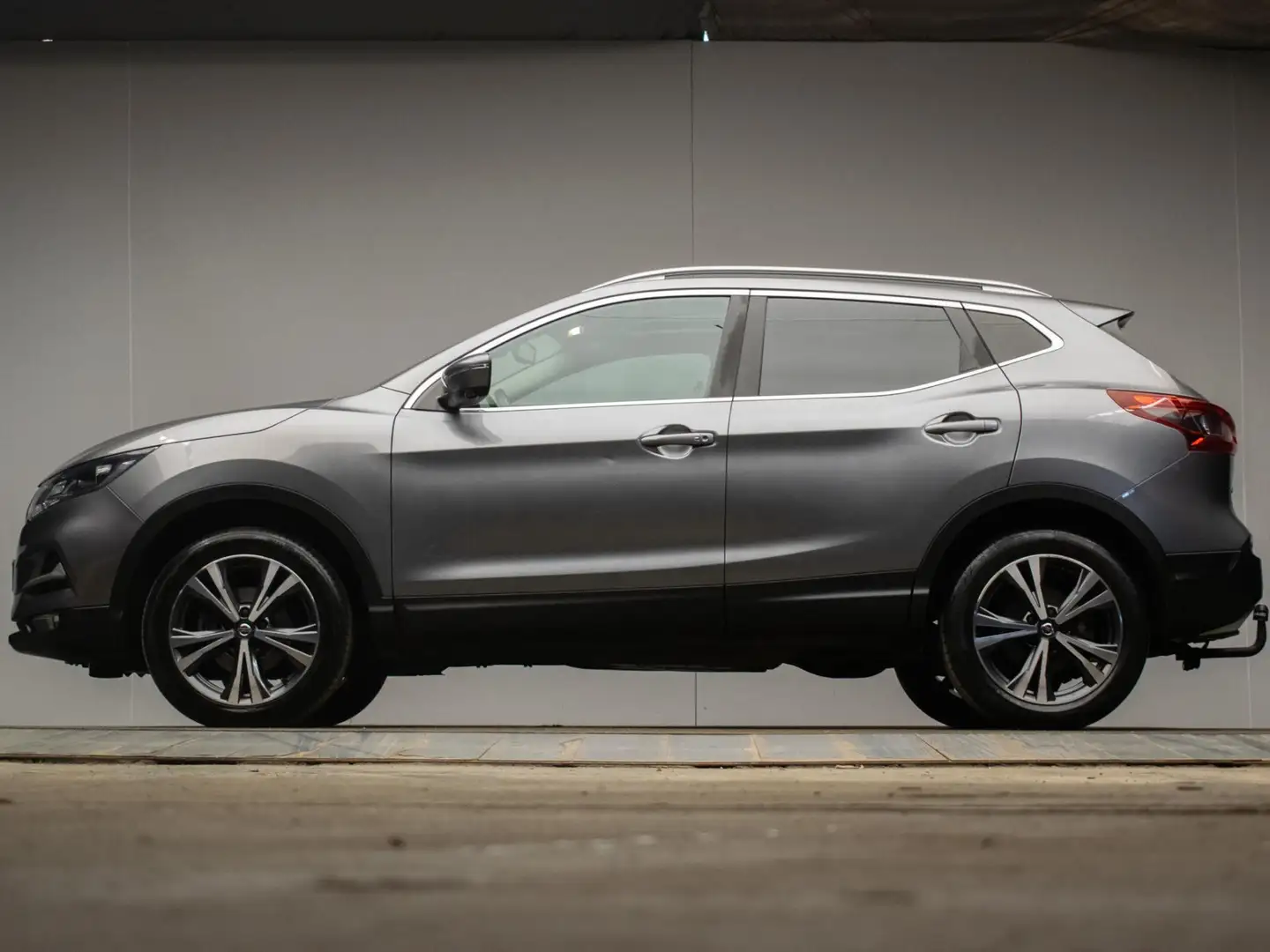 Nissan Qashqai 1.2 N-Connecta Sport (PANORAMADAK,NAVI,CAMERA,360 Gris - 1