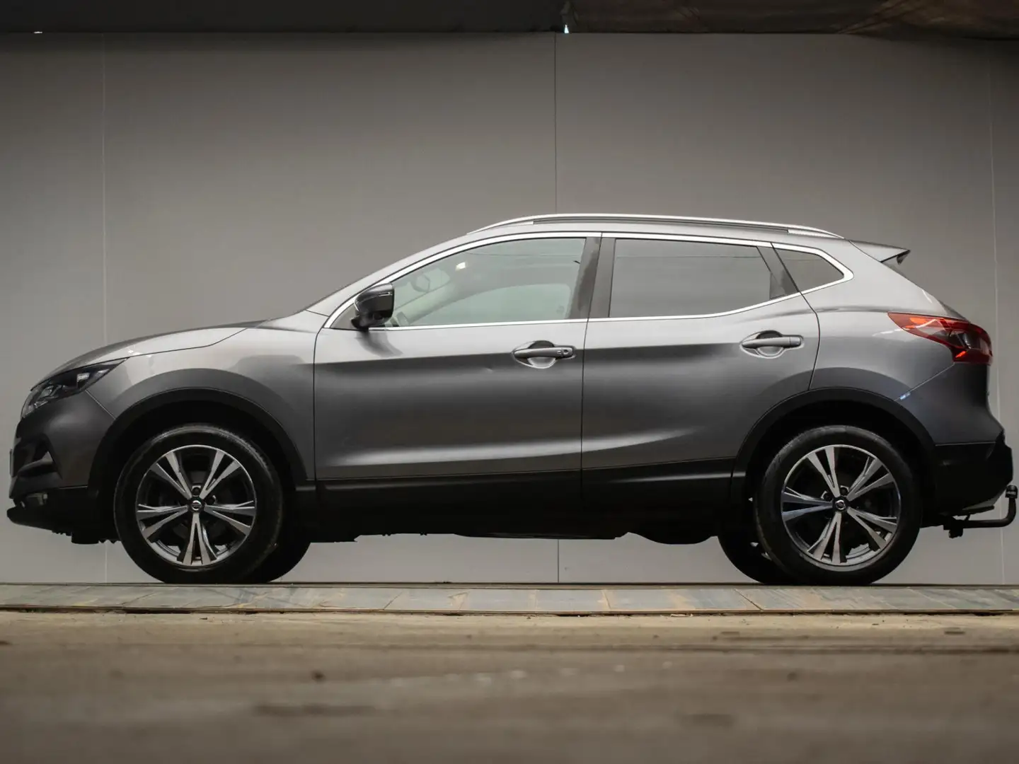 Nissan Qashqai 1.2 N-Connecta Sport (PANORAMADAK,NAVI,CAMERA,360 Gris - 1