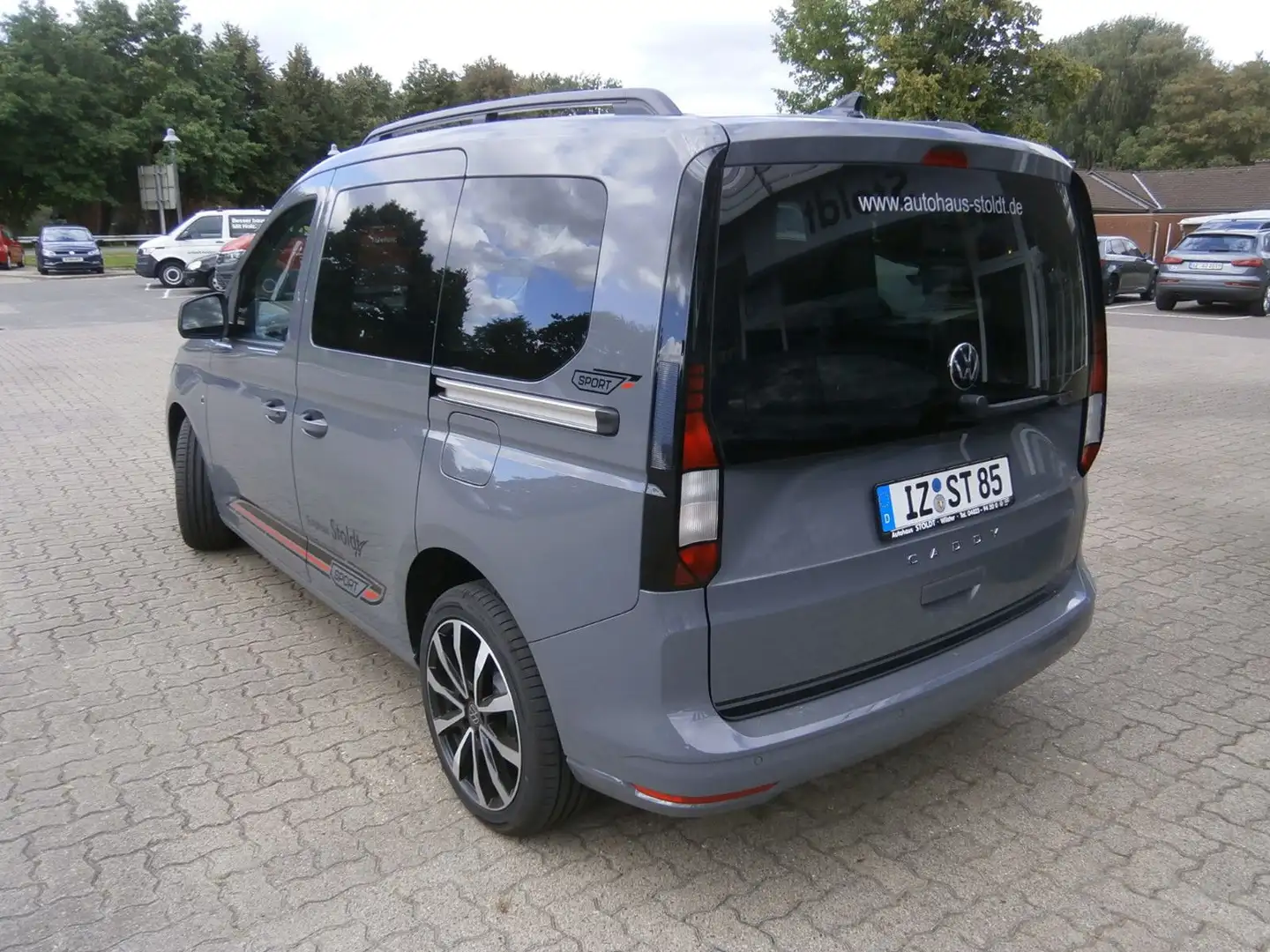 Volkswagen Caddy Family DSG Sport Grau - 2