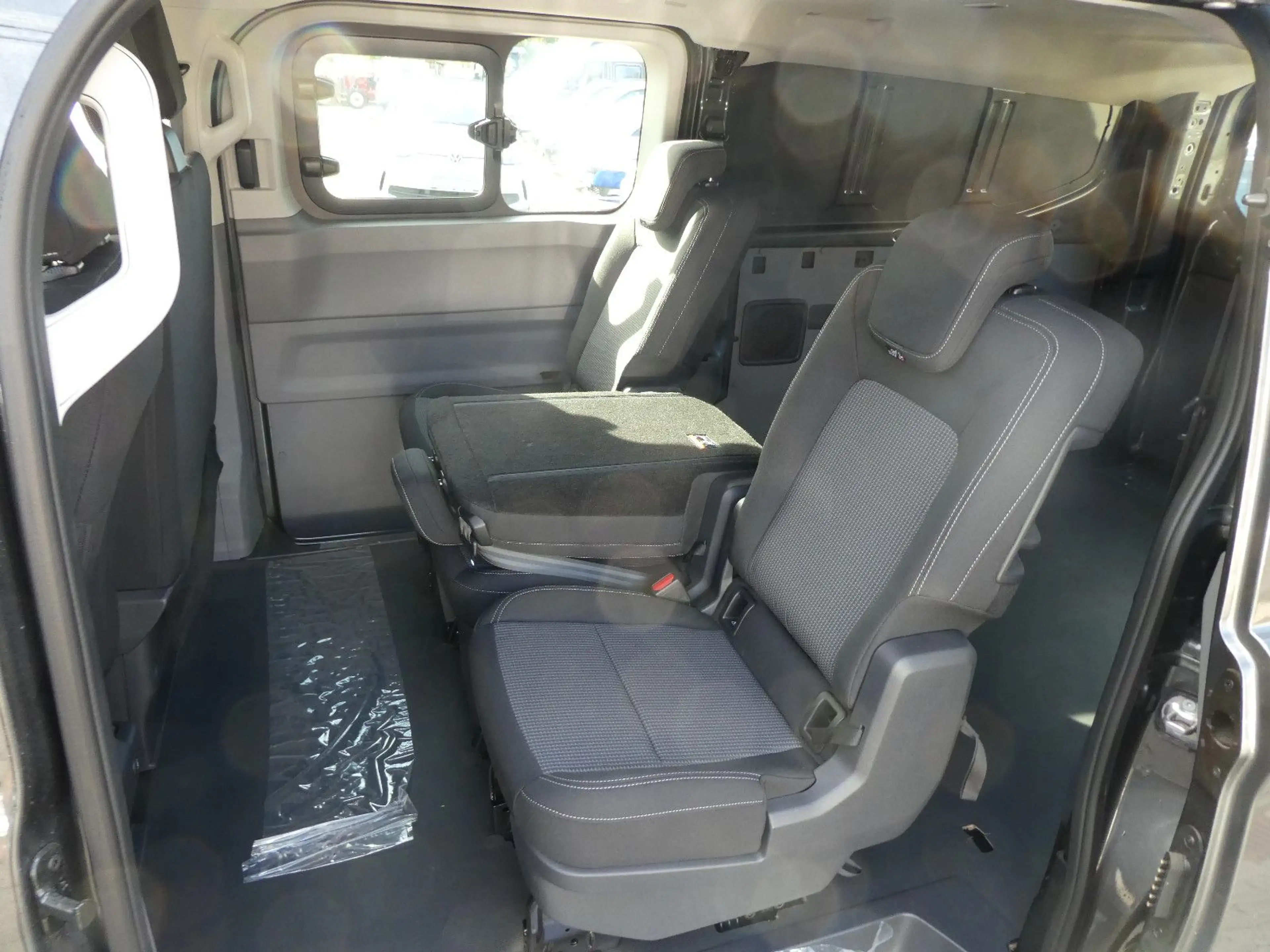 Volkswagen T7 Kombi Transporter Mixto 2x Schiebetüre+6-Si — photo 11