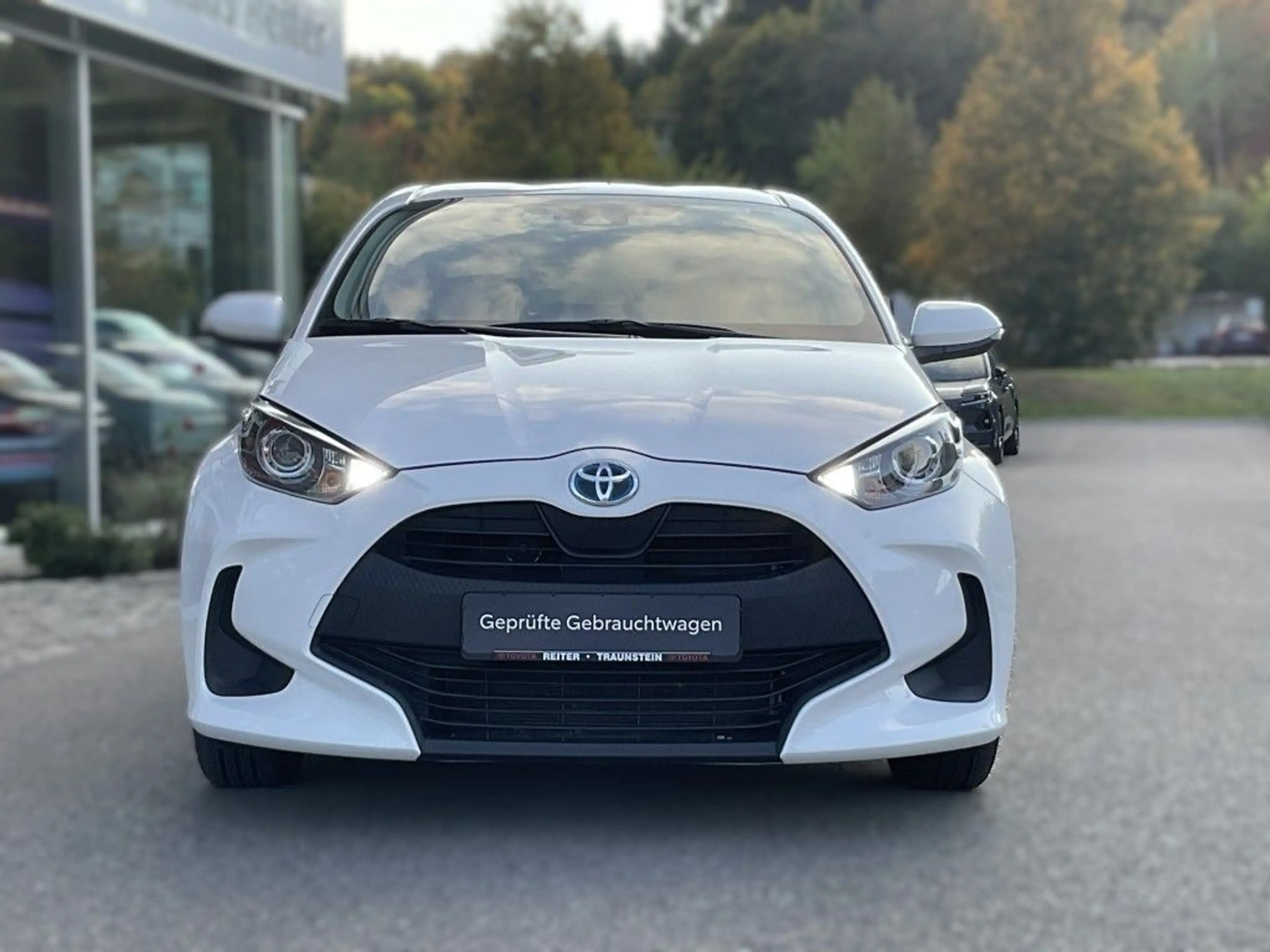 Toyota Yaris Hybrid 1.5 VVT-i Comfort — photo 7