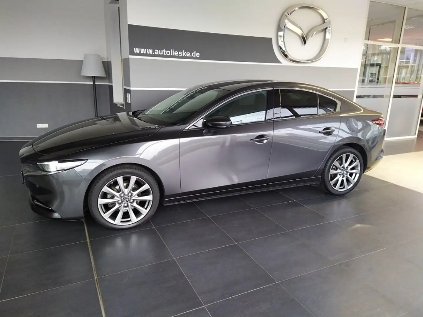 Mazda 3 FB X 2.0 M Hyb 6AG AL-SELECTION DES-P ACT-P BOSE Grau - 2