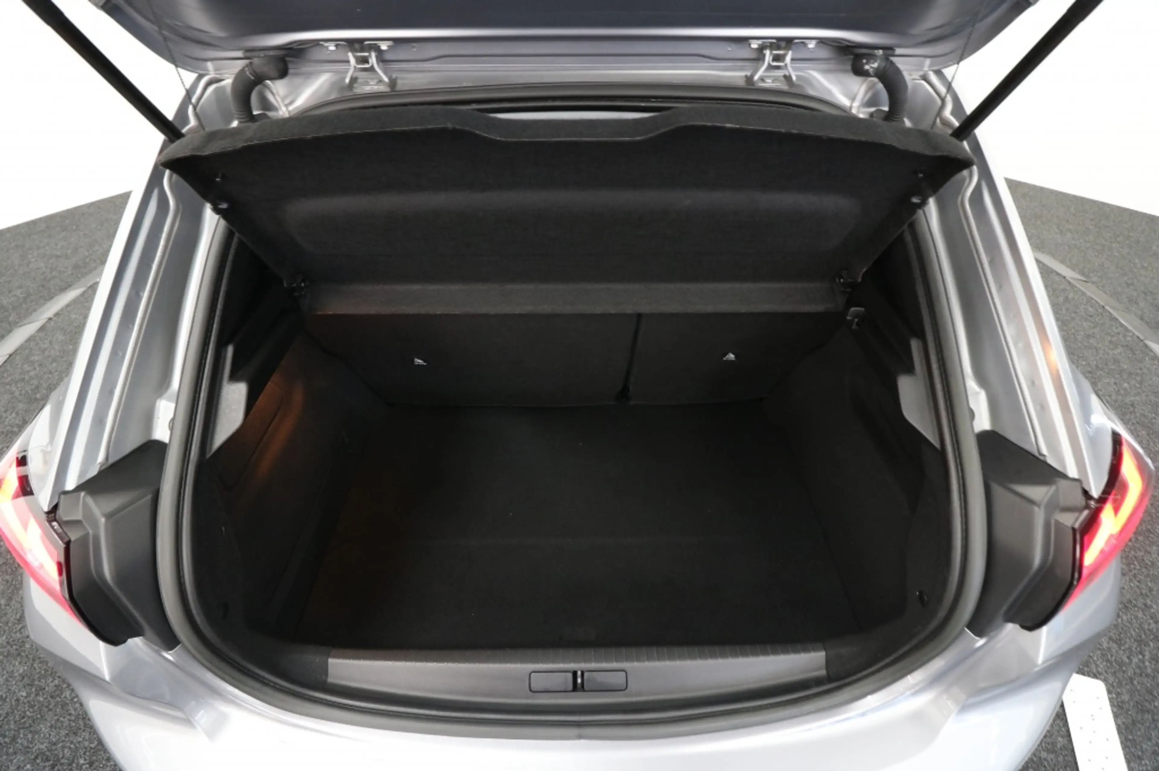 Peugeot e-208 5-drs Allure Pack 50 kWh — photo 13