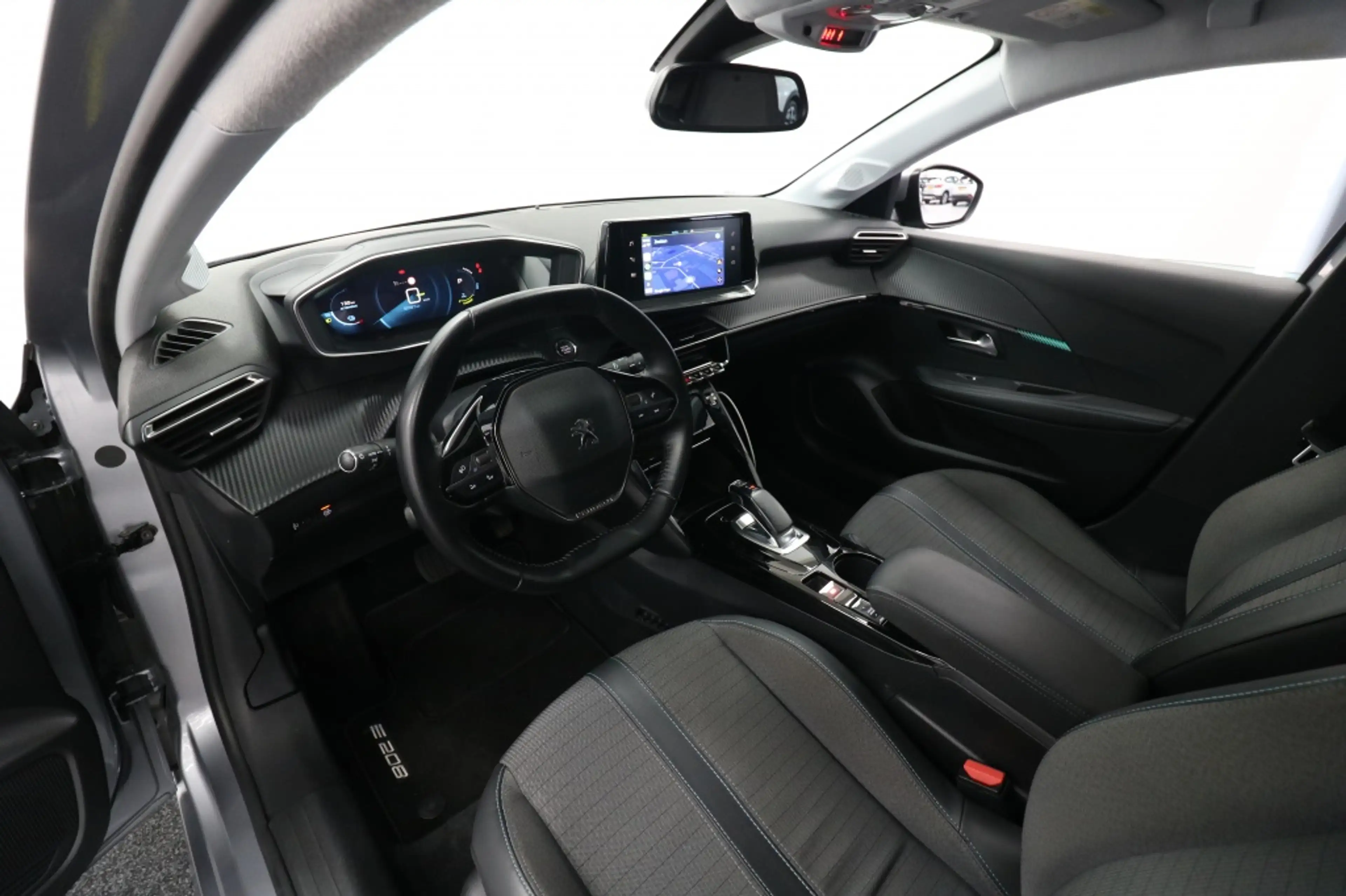Peugeot e-208 5-drs Allure Pack 50 kWh — photo 5