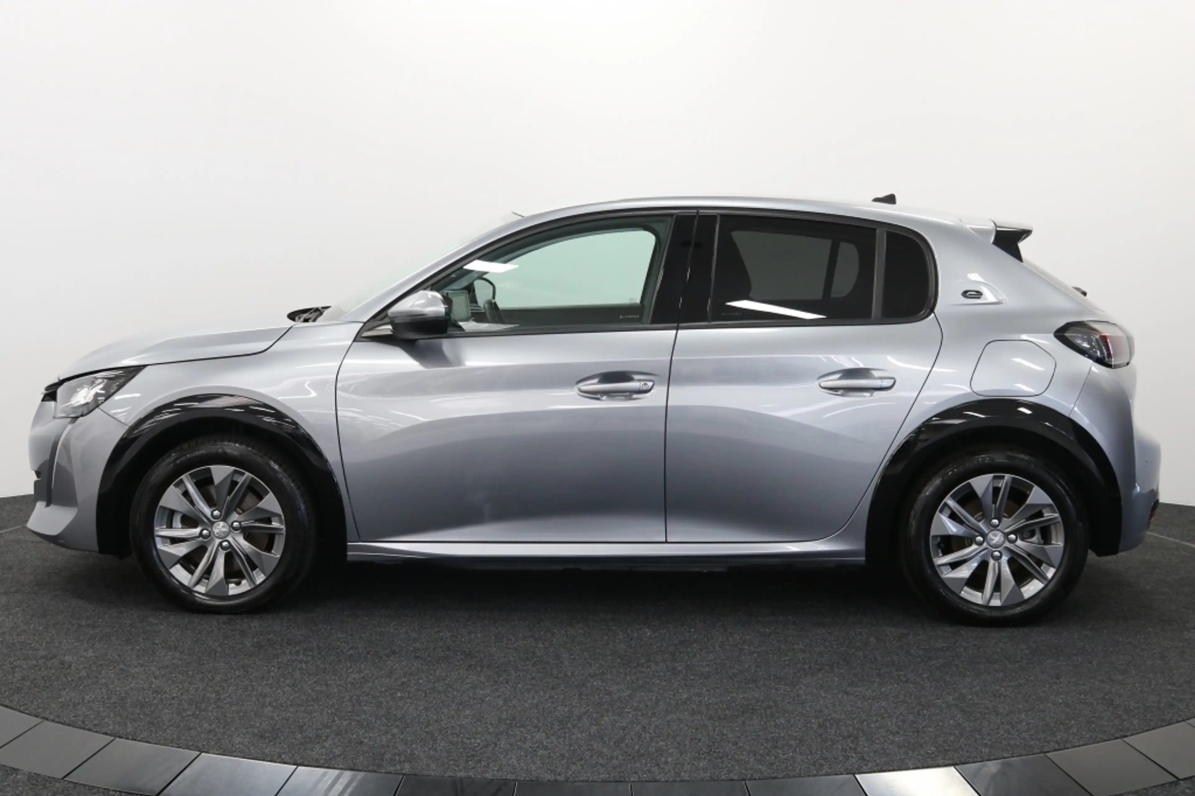 Peugeot e-208 5-drs Allure Pack 50 kWh — photo 4