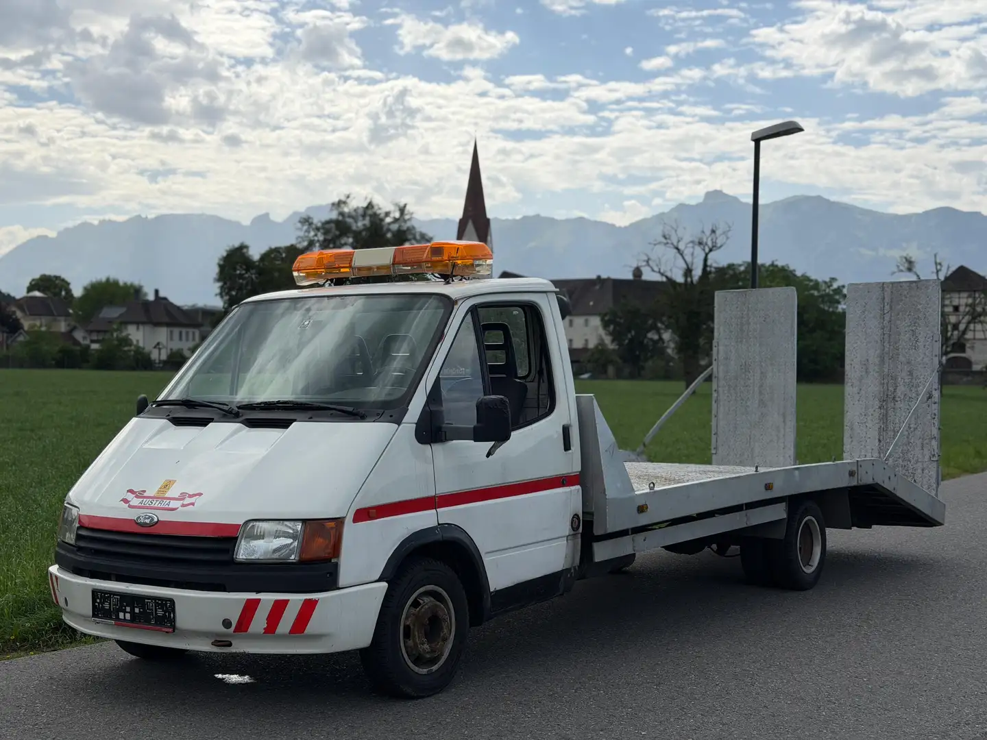 Ford Transit 2.5 Diesel Abschlepper - 2