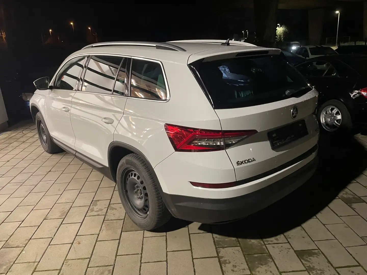 Skoda Kodiaq Style 4x4 2.0 TSI DSG NAVI AHK LED Weiß - 2
