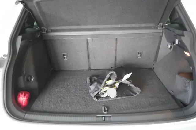Volkswagen Tiguan view 8