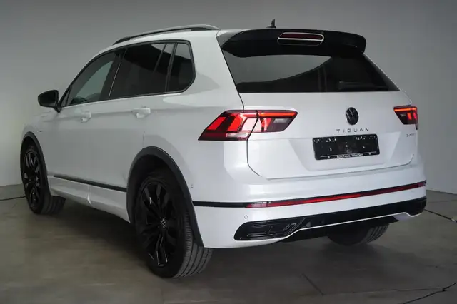 Volkswagen Tiguan view 5