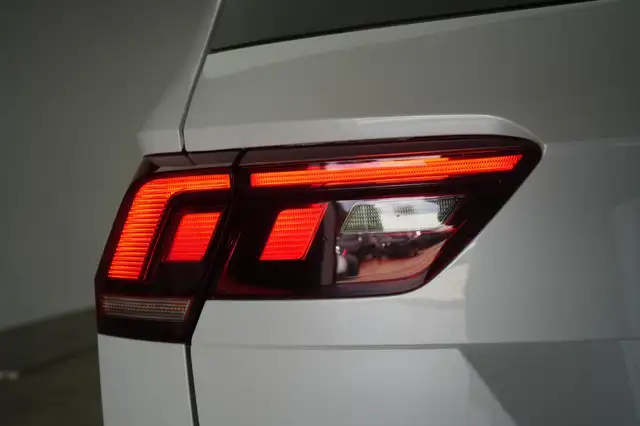 Volkswagen Tiguan view 11