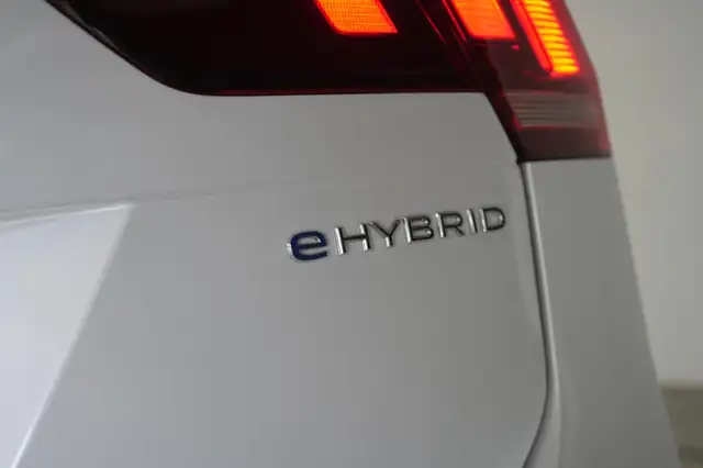 Volkswagen Tiguan view 12