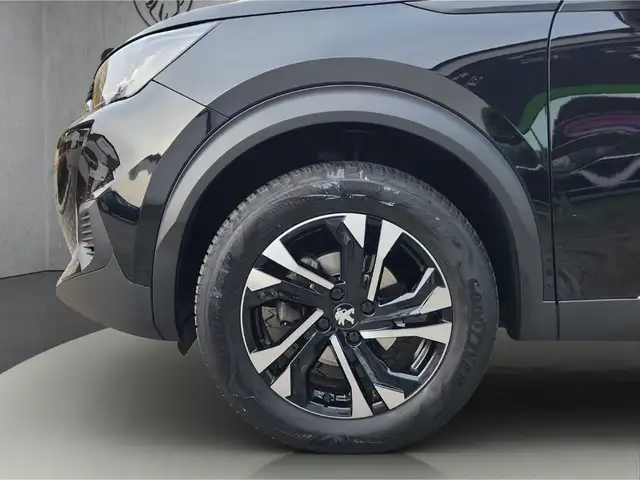 Peugeot 2008 view 11