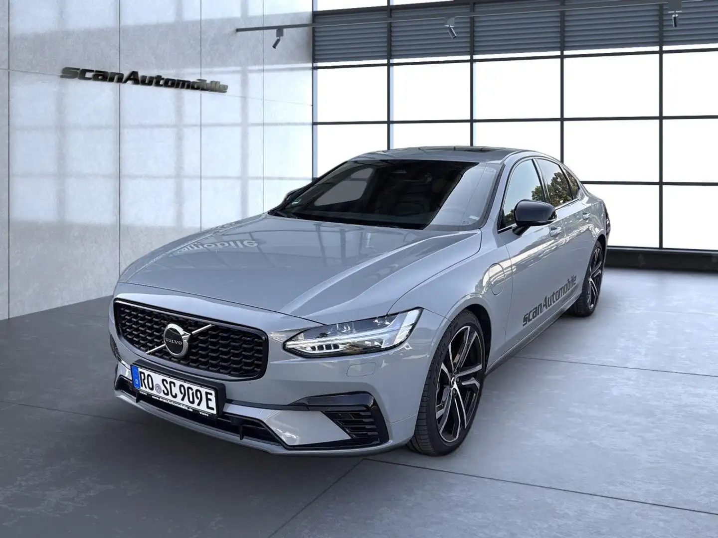 Volvo S90 Plus Dark Recharge Plug-In Hybrid AWD LED Gri - 2