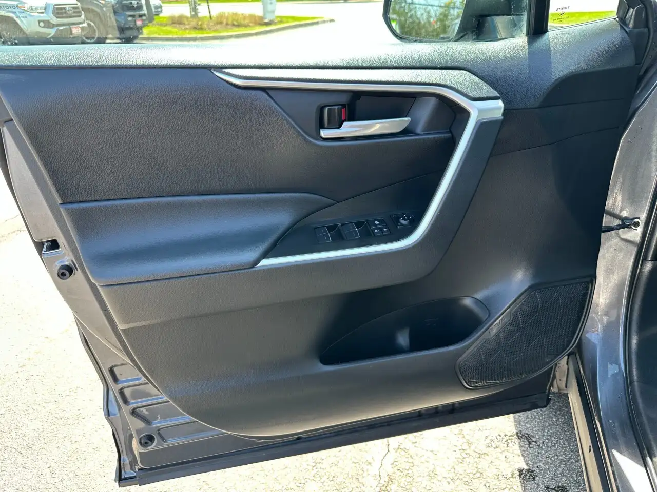 Toyota RAV 4 снимка Toyota RAV 4