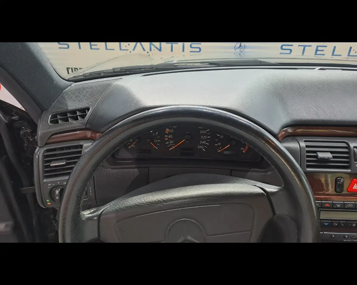 Mercedes-Benz E 200 200 k Elegance, foto 7