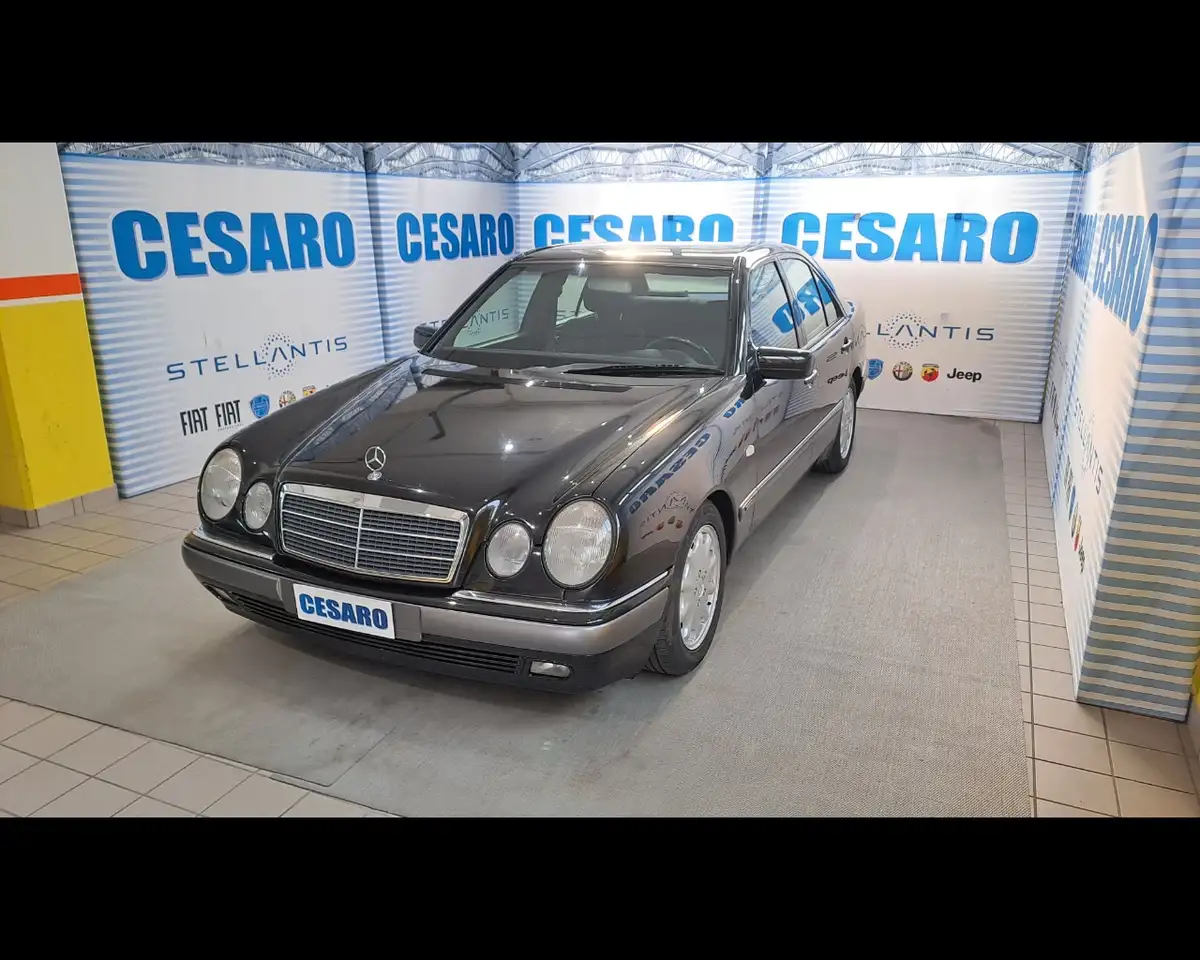 Mercedes-Benz E 200 200 k Elegance, foto 2