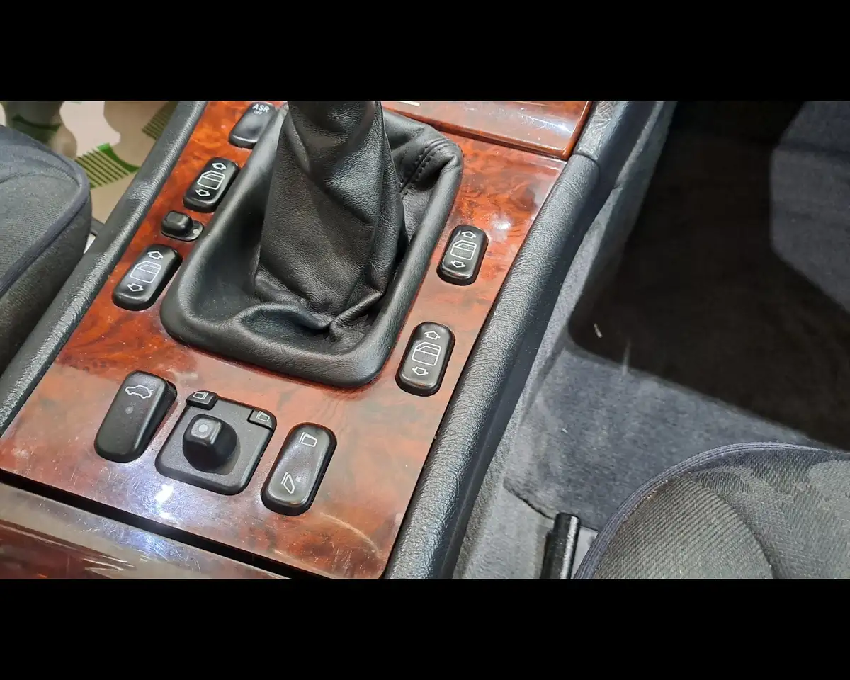 Mercedes-Benz E 200 200 k Elegance, foto 12