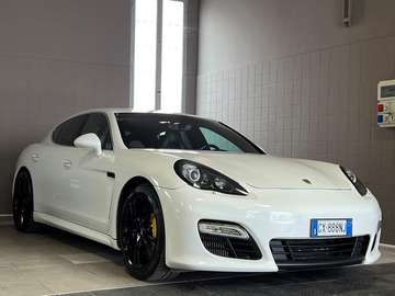 Panamera  4.8 V8 Turbo S  550cv