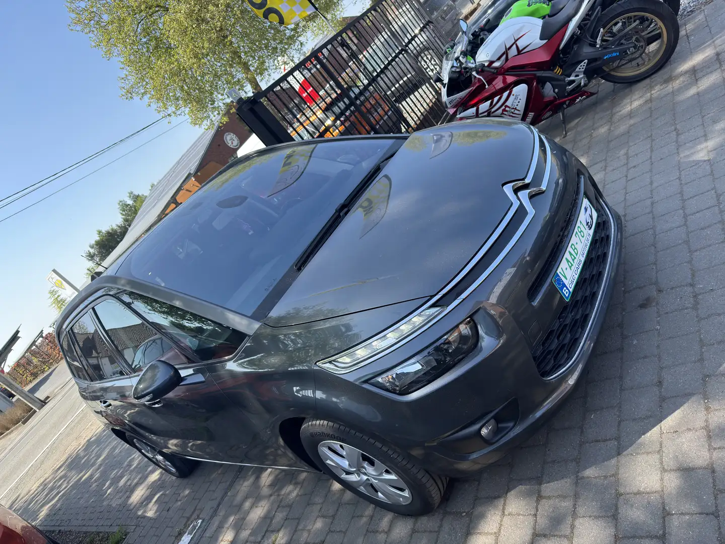 Citroen C4 Picasso 1.2 PureTech Exclusive S-7 PLACES Grijs - 2