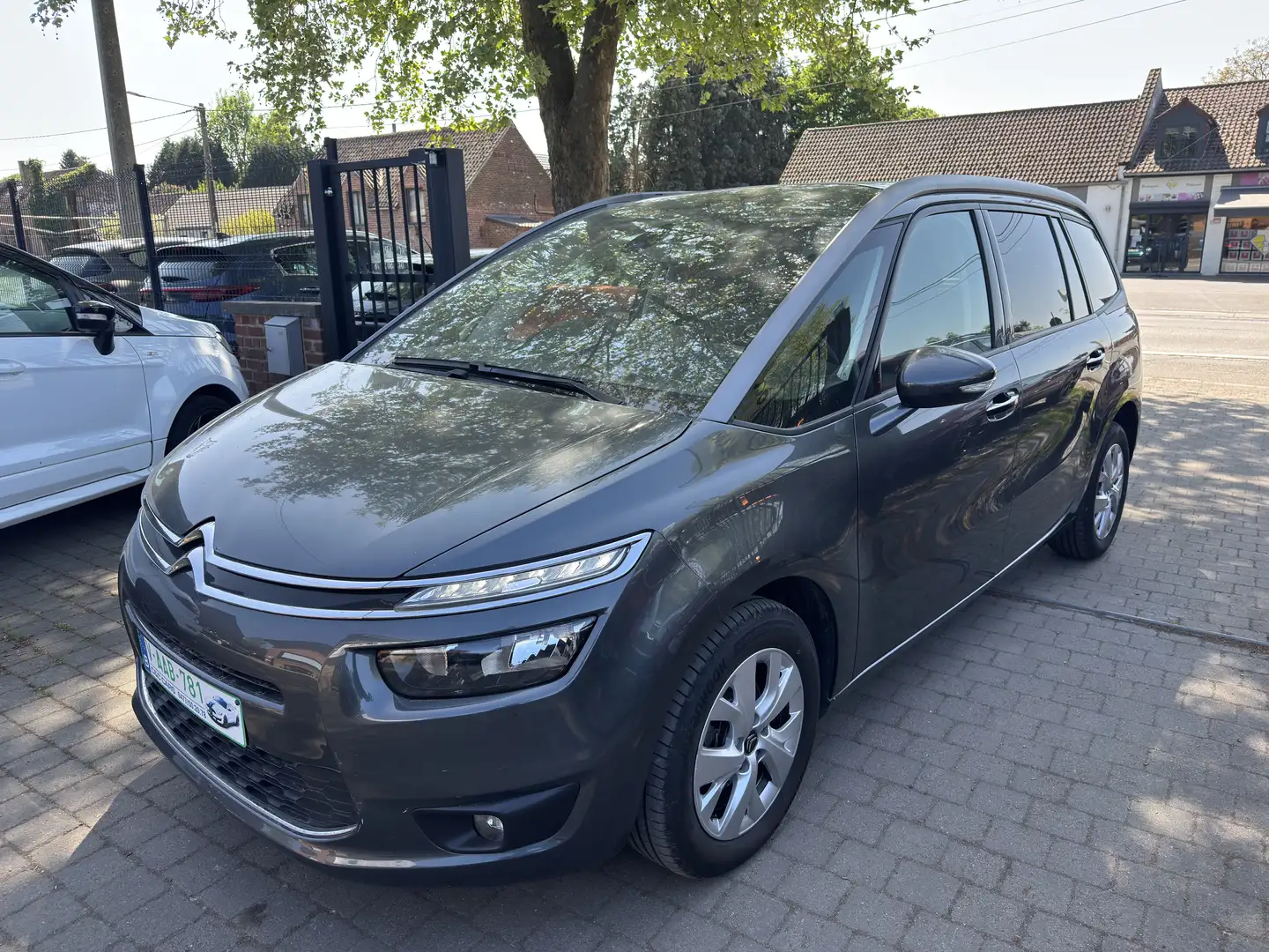 Citroen C4 Picasso 1.2 PureTech Exclusive S-7 PLACES Grijs - 1