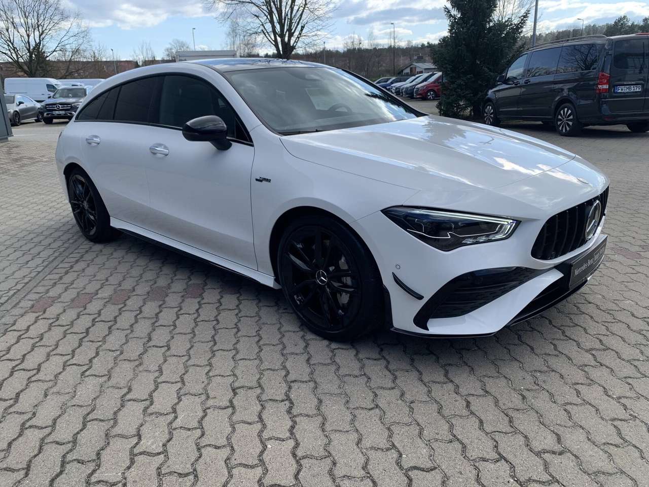 Mercedes-Benz-CLA 35 AMG-CLA 35 SB AMG/Premium/Aero/Pano/Night/Multibeam
