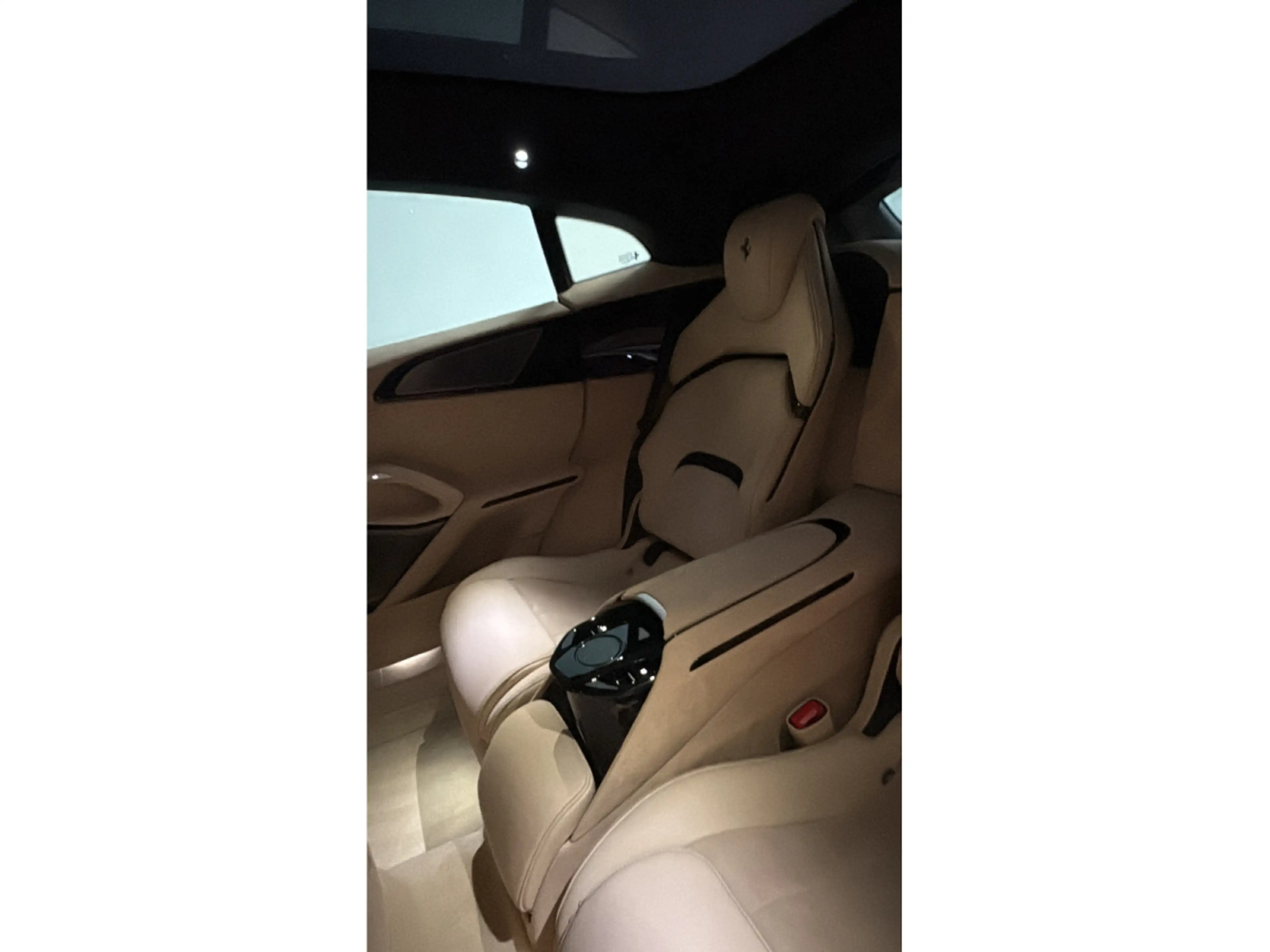 Ferrari Purosangue STOCK/ NEW/SABBIA/ FULL CARBON — photo 11
