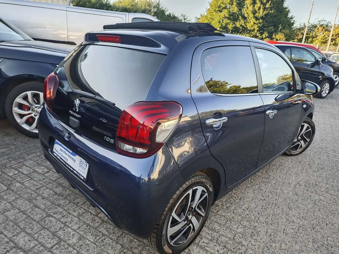 Peugeot 108 5-Türer PureTech 82 Active Blau - 2