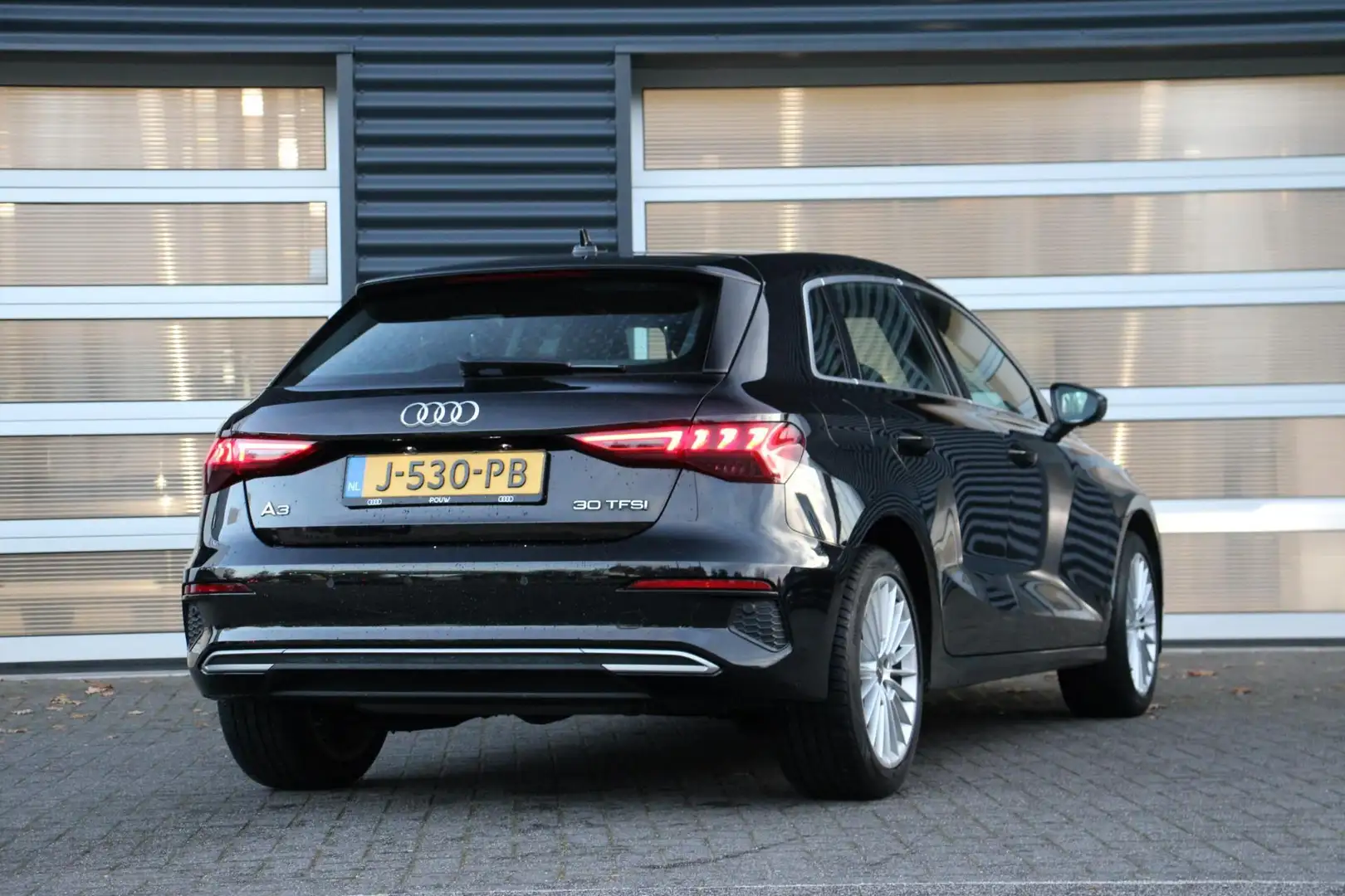 Audi A3 Sportback 30 TFSI 110pk Business Edition | Sportst Noir - 2