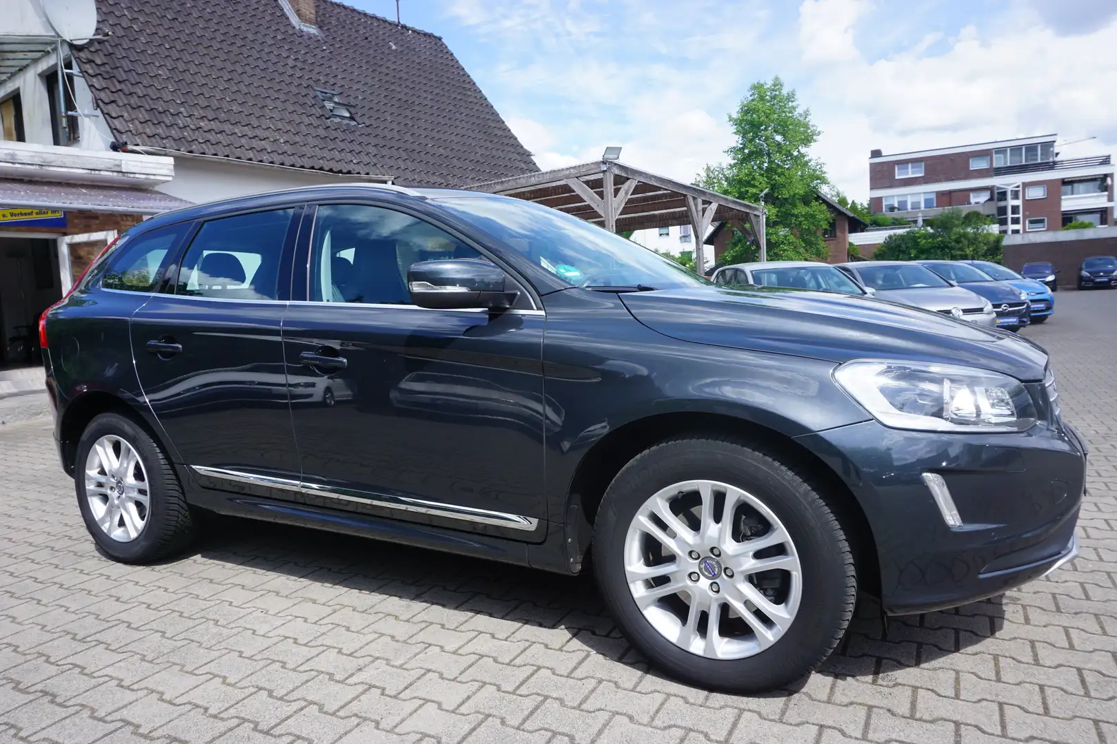 Volvo XC60 Summum AWD /AUTOM/KLIMA/EURO5/LEDER/XENON/ Grau - 1