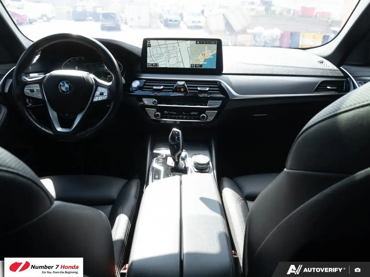 BMW 5 Series снимка BMW 5 Series