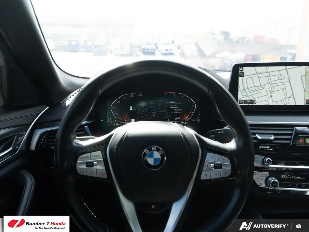 BMW 5 Series снимка BMW 5 Series