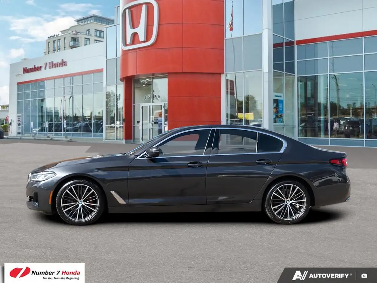 BMW 5 Series снимка BMW 5 Series
