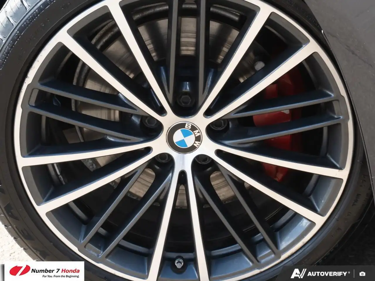 BMW 5 Series снимка BMW 5 Series