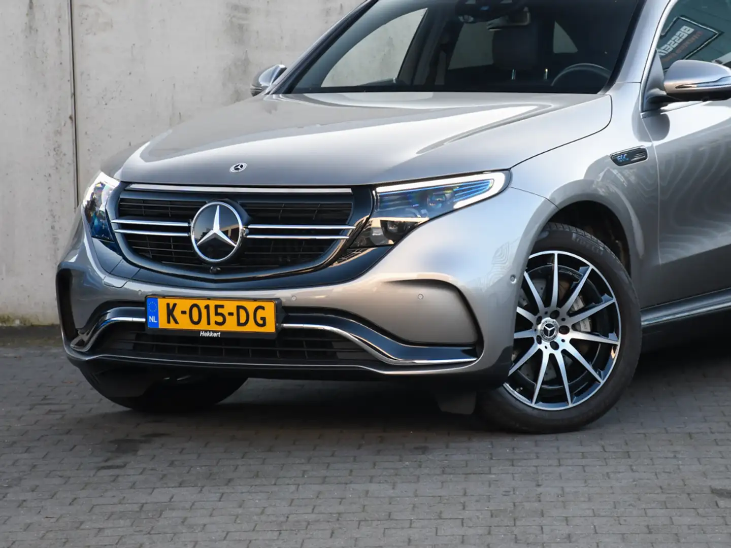 Mercedes-Benz EQC 400 4MATIC Business Solution AMG 80kWh 408pk Automaat Grijs - 2