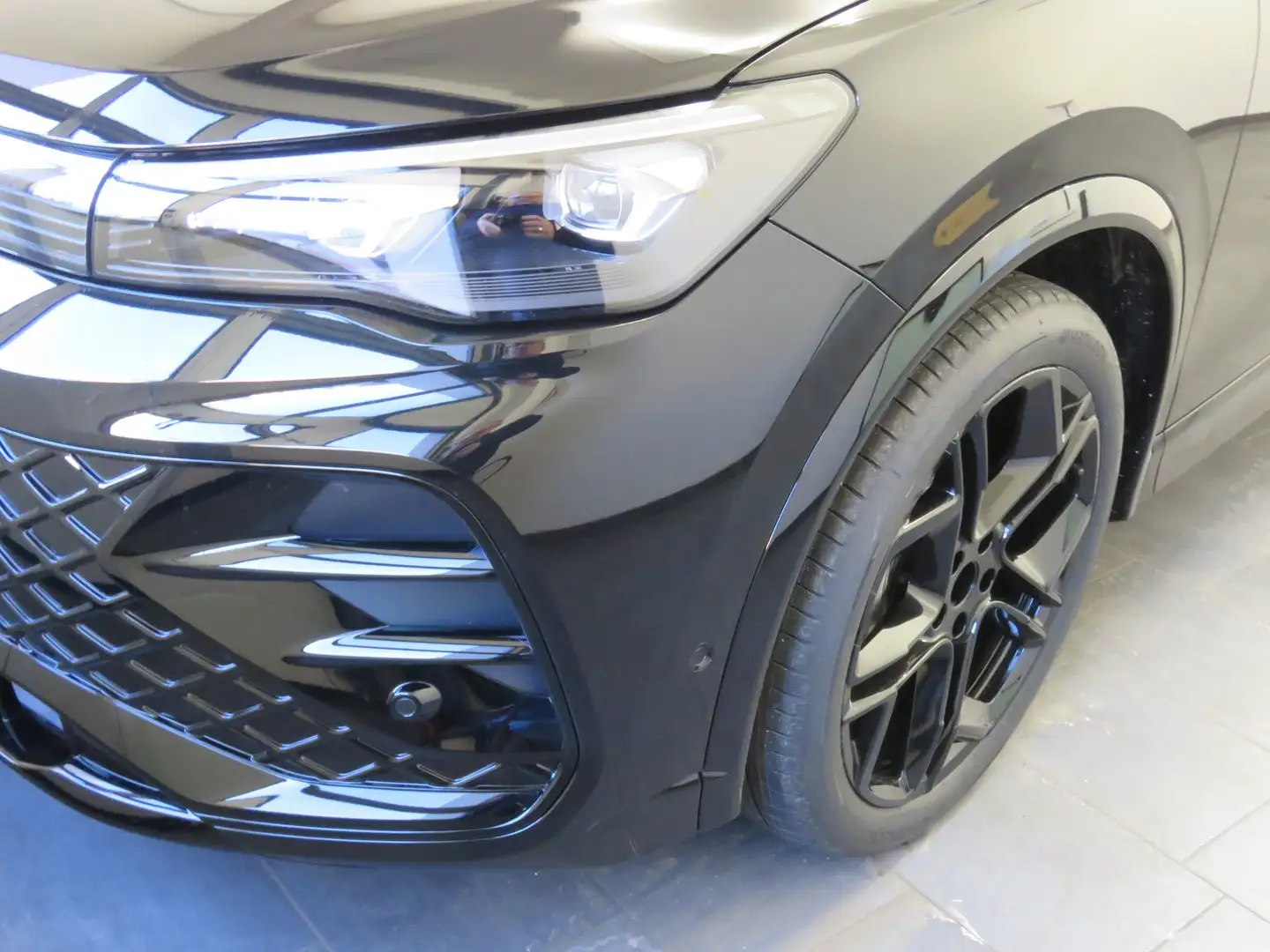 Volkswagen Tiguan Sport TDI DSG Schwarz - 2