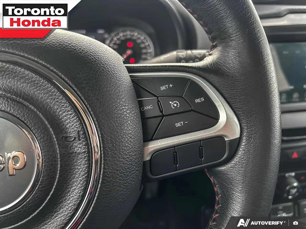 Jeep Renegade снимка Jeep Renegade