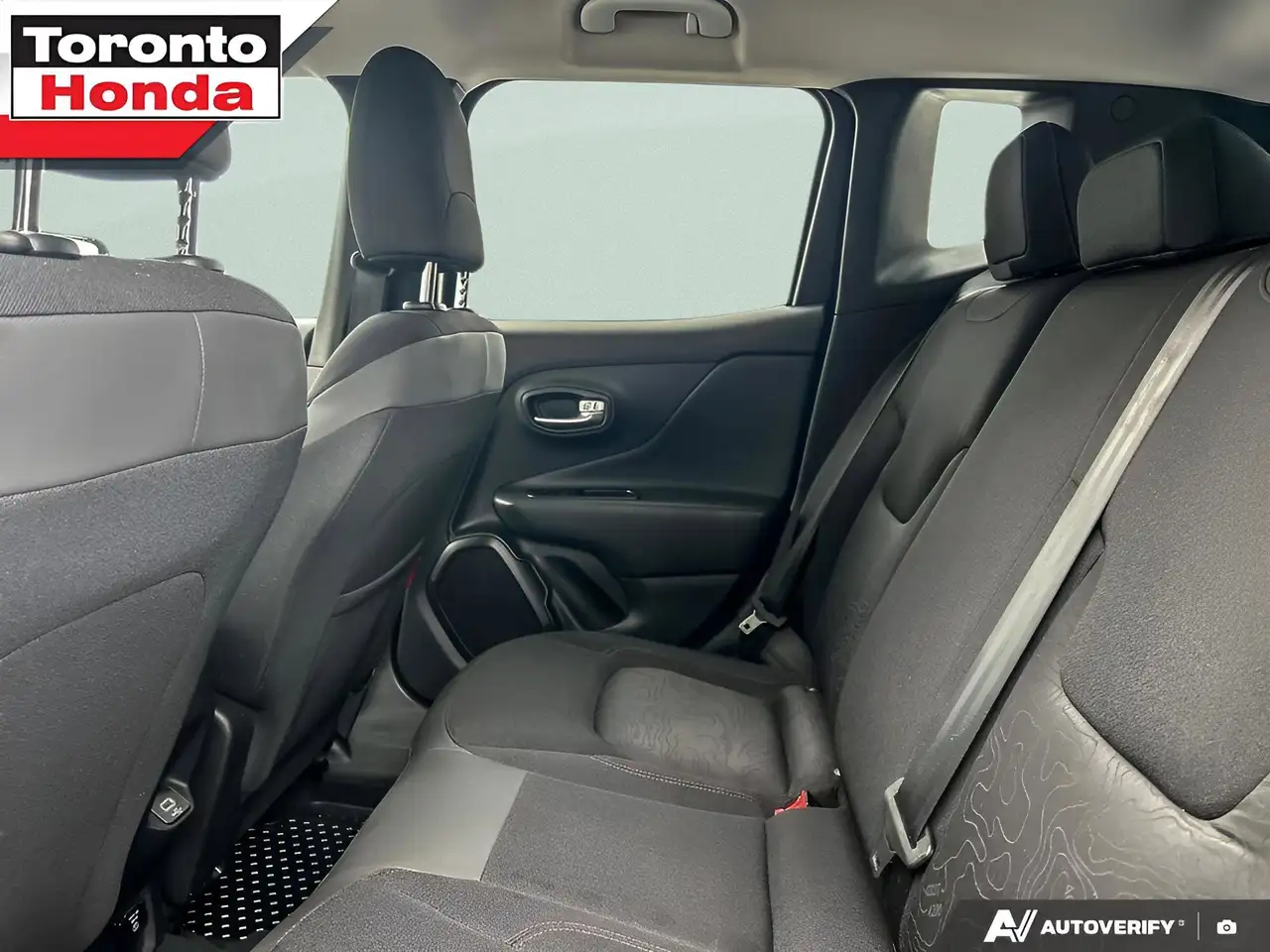 Jeep Renegade снимка Jeep Renegade