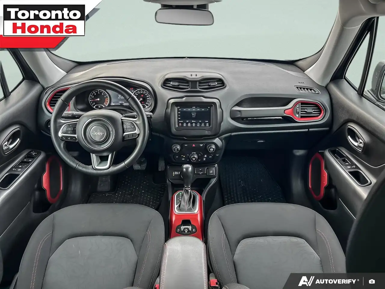 Jeep Renegade снимка Jeep Renegade