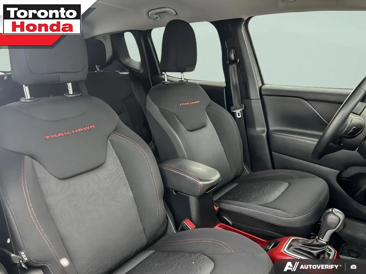 Jeep Renegade снимка Jeep Renegade