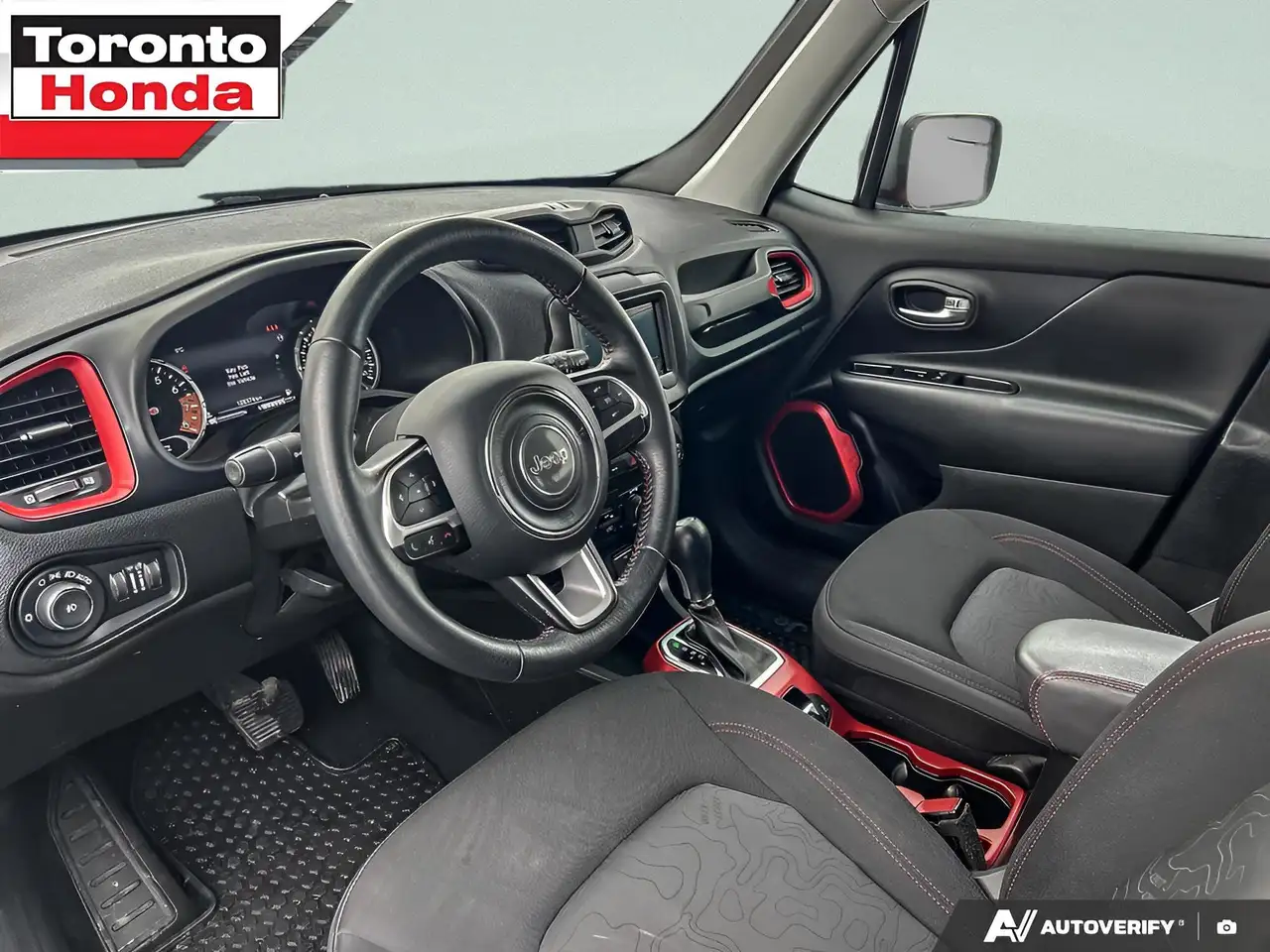 Jeep Renegade снимка Jeep Renegade