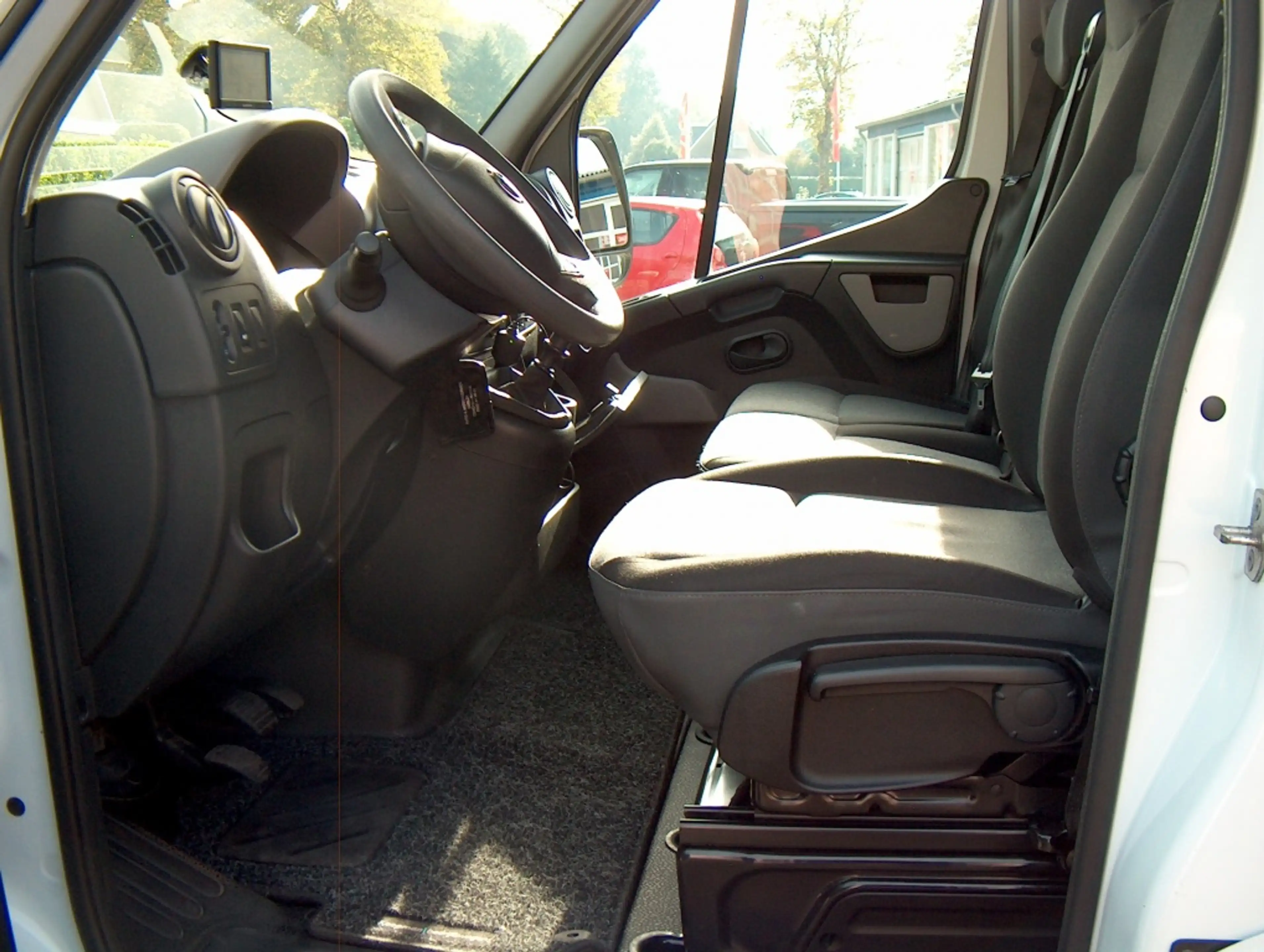 Nissan NV400 2.3 dCi L2H2 Optima — photo 6
