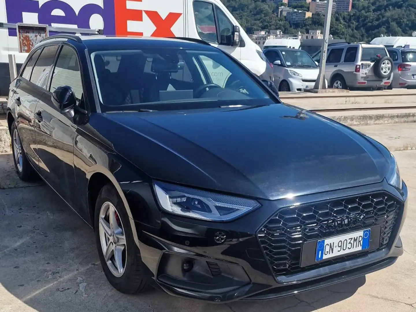 Audi A4 AVANT 3.5 163cv.2.0 S tronic Business Advanced Nero - 2