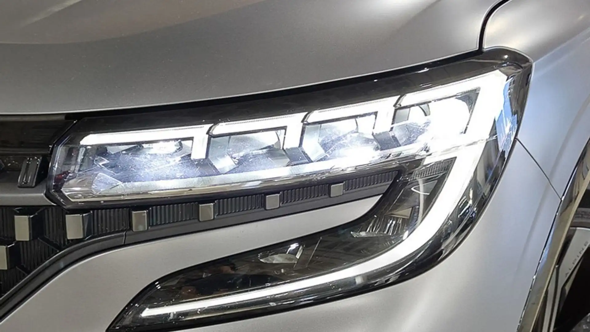 Renault Austral Austral Techno Esprit Alpine E-Tech Hybrid AT Silber - 1