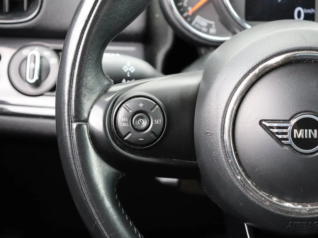 MINI Countryman снимка MINI Countryman