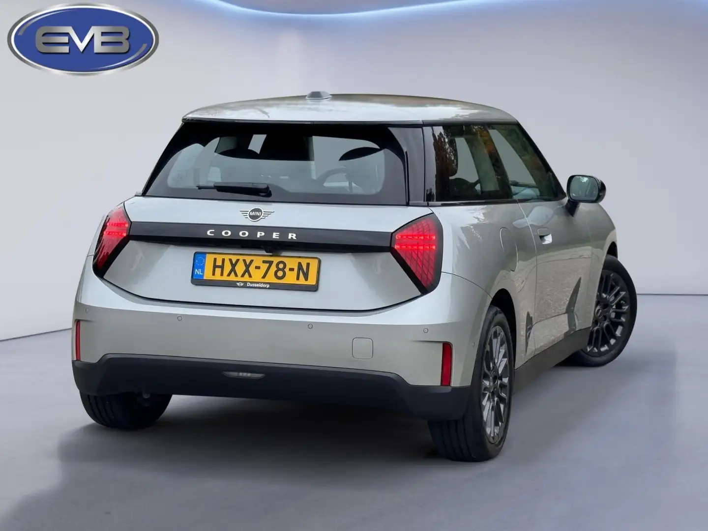 MINI Cooper E Mini Essential 40.7 kWh NIEUW 28-07-2025, achterui Gris - 1