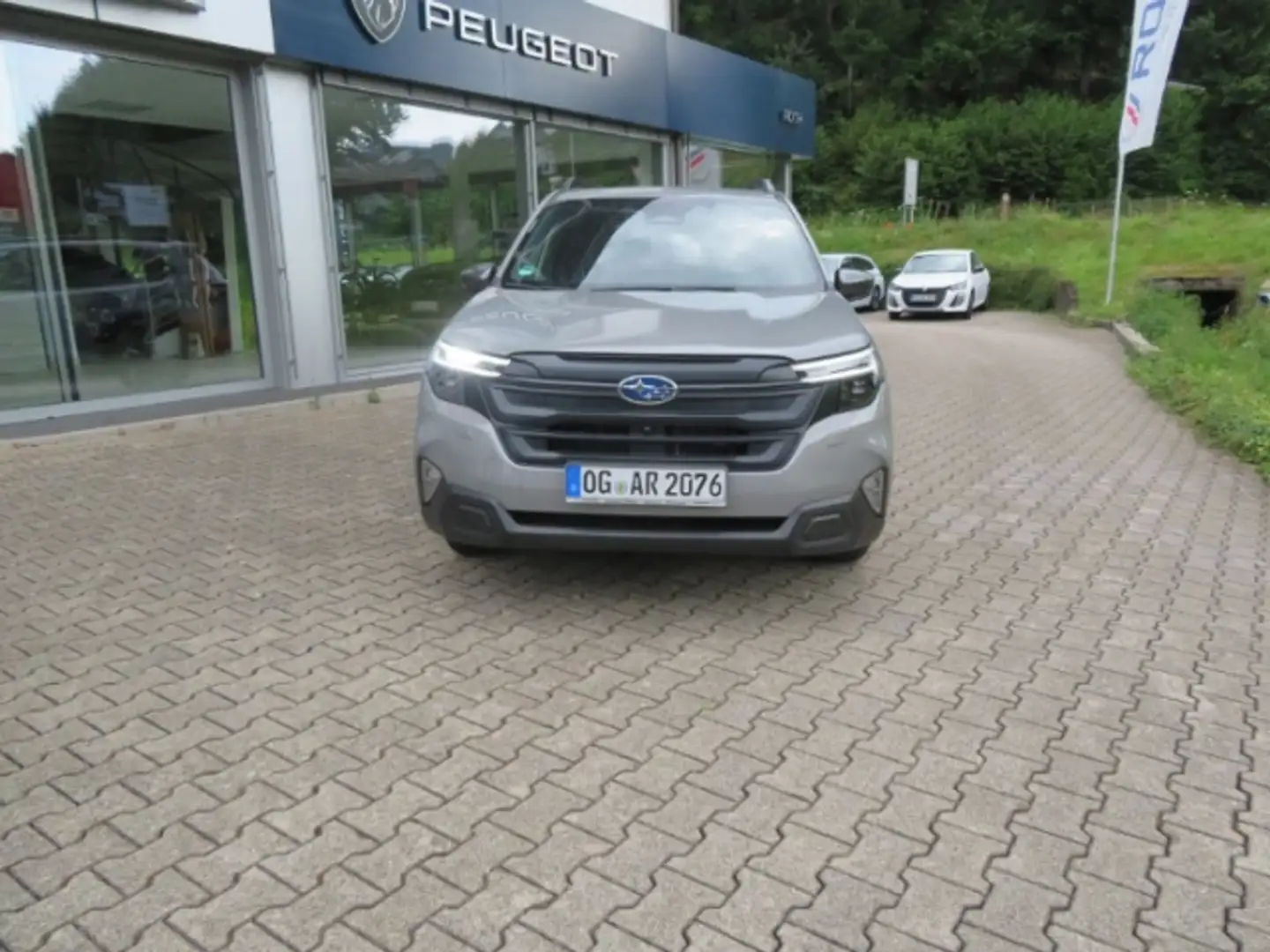 Subaru Forester 2.0ie Lineartronic Exclusive Panorama Navi Dyn. Ku Grau - 2