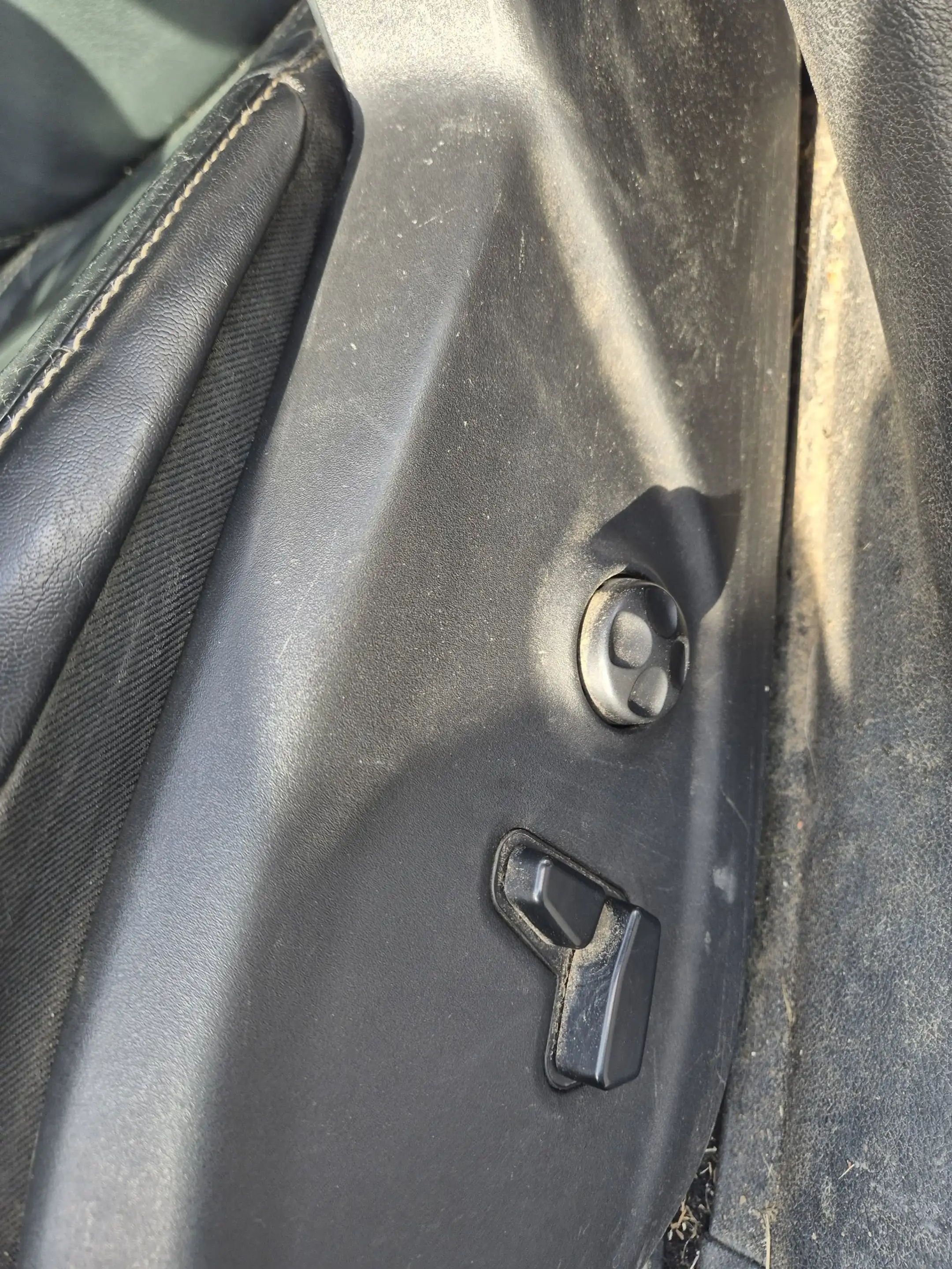 Jeep Cherokee 2.0 MJD 2WD Longitude / Marchand ou Export — photo 12