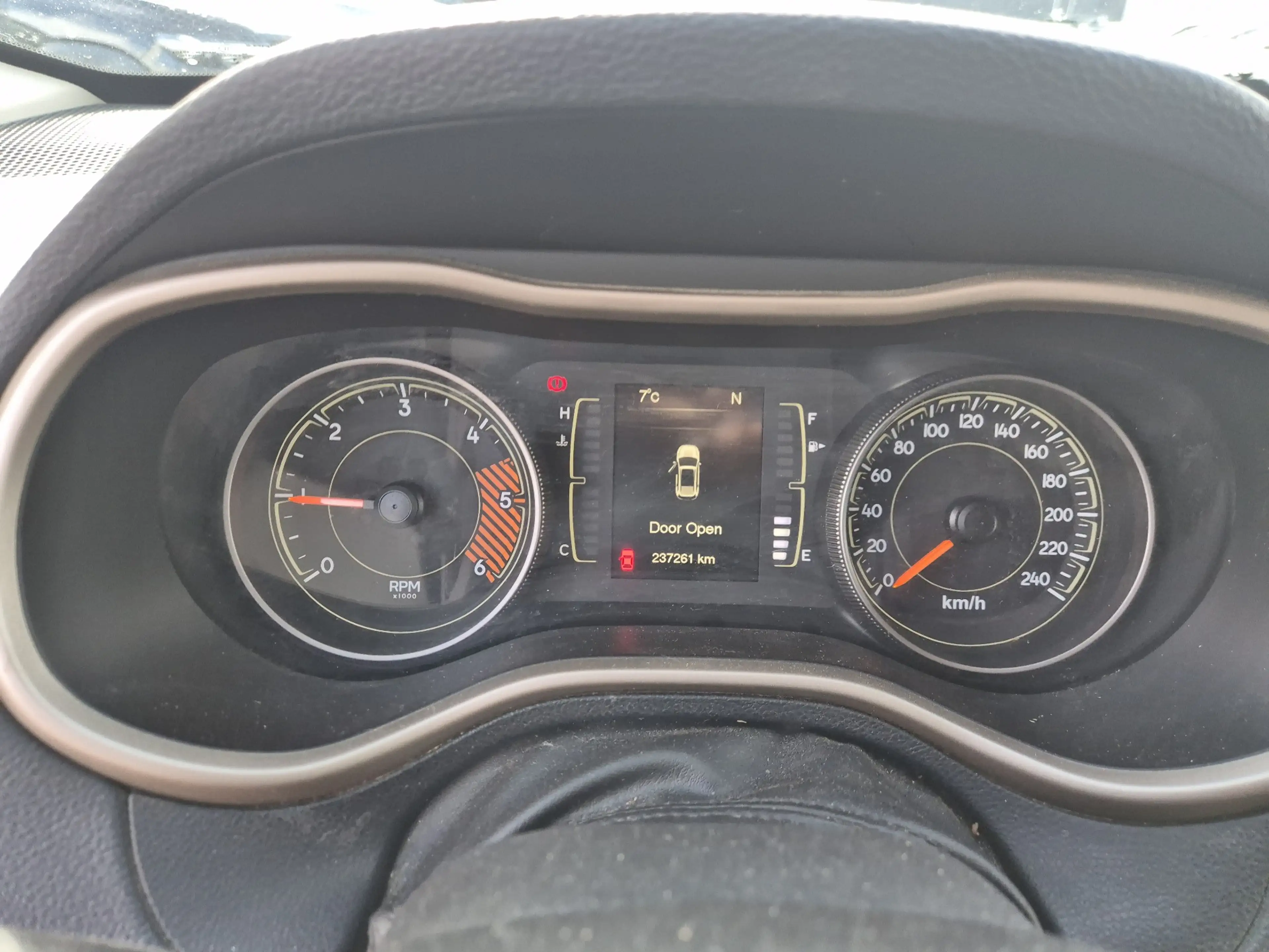 Jeep Cherokee 2.0 MJD 2WD Longitude / Marchand ou Export — photo 15